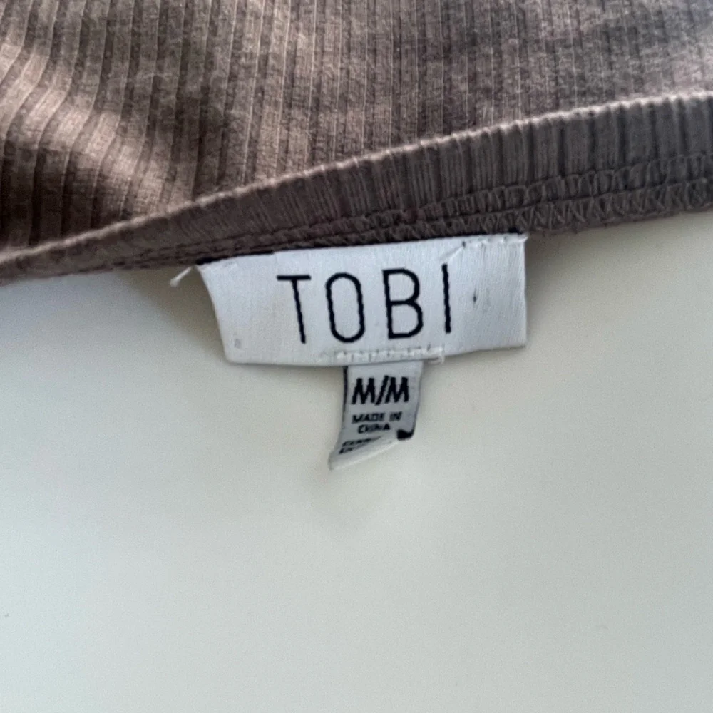 Tobi Off My Shoulder Bodycon Dress - Picture 9 of 9